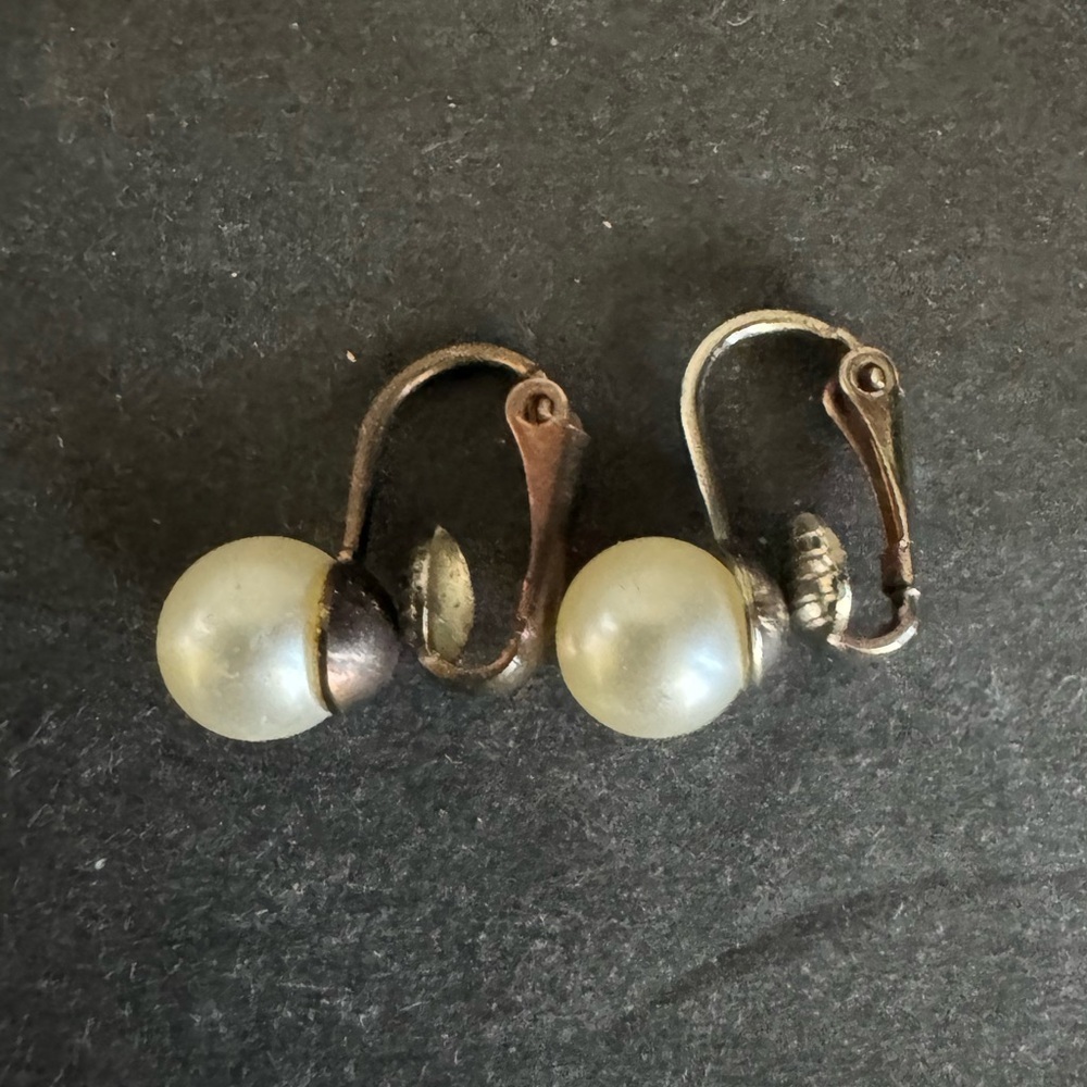 PEARL Gold Clip-On Timeless Vintage Earrings